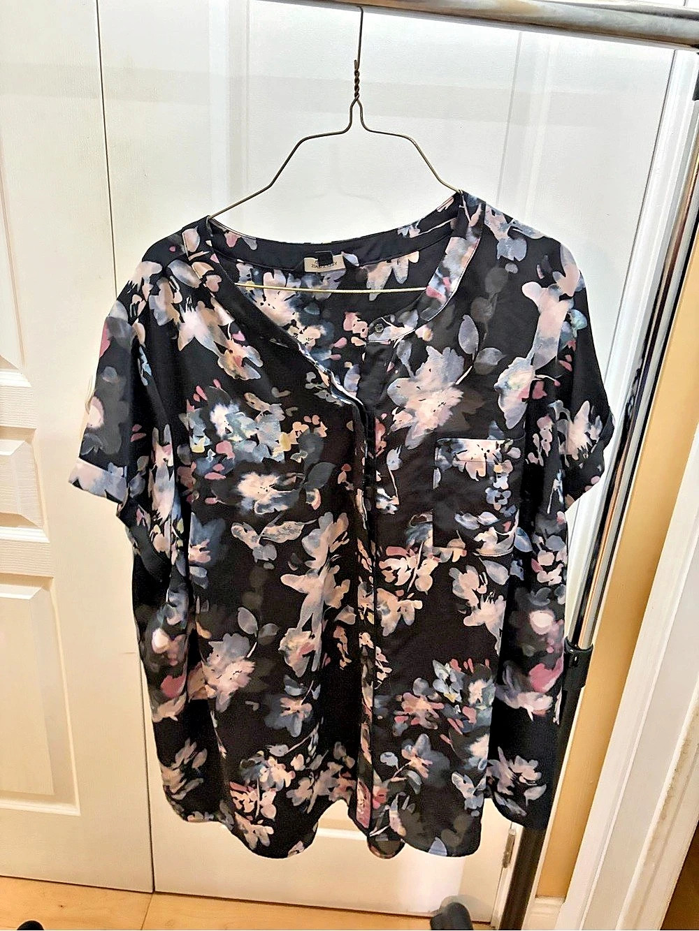 Simply Vera Wang Floral Blouse in Black & Pink Size 2X Like New